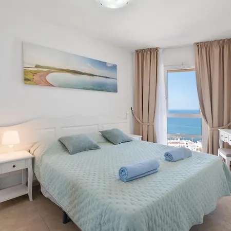 Amazing View Over The Ocean Y